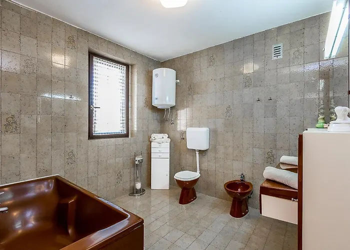 بيت للعطل Holiday بولا